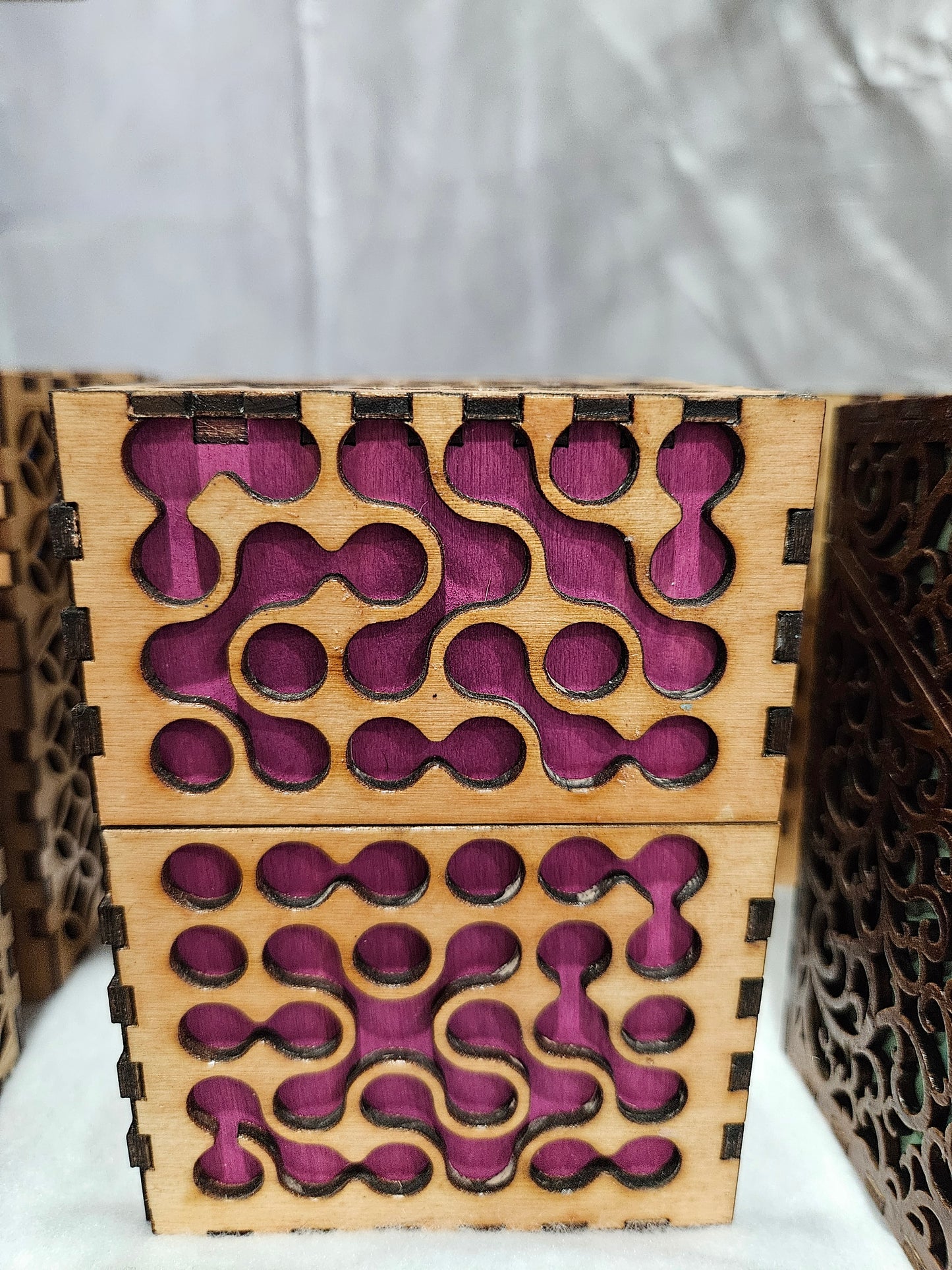 Flow Dot Deck Box